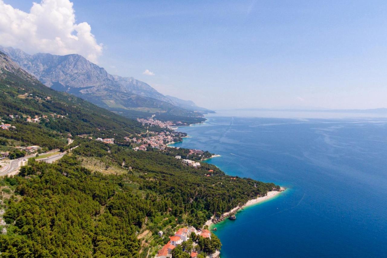 Apartments With A Parking Space Brela, Makarska - 16603 Exterior photo