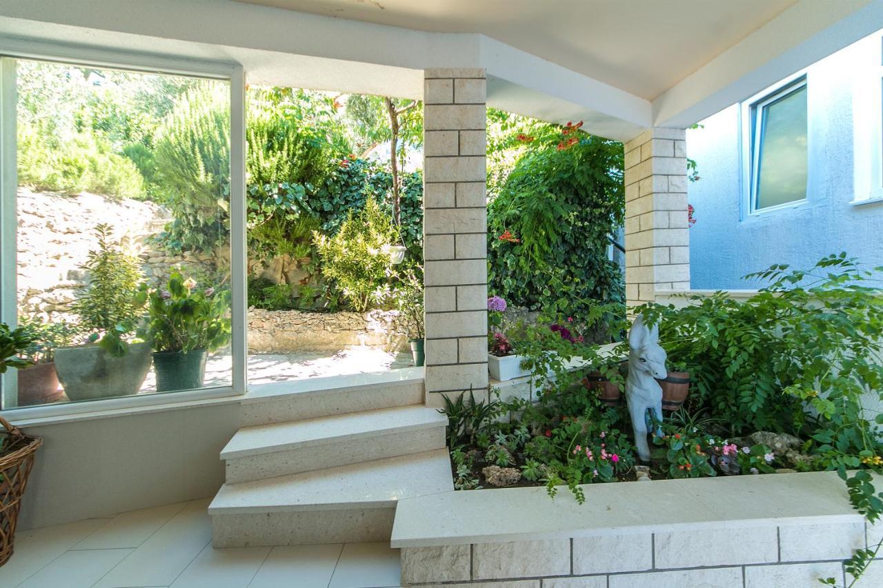 Apartments With A Parking Space Brela, Makarska - 16603 Exterior photo