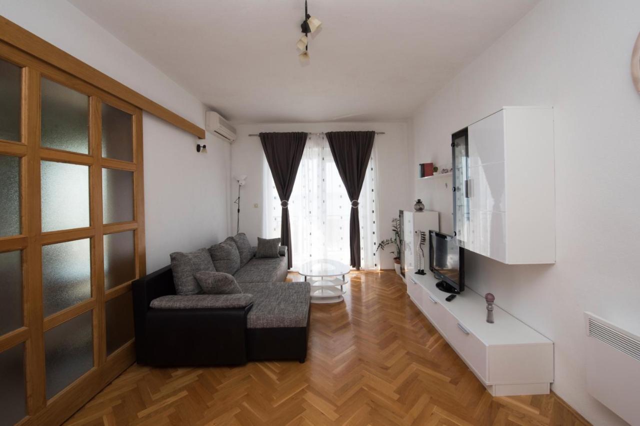 Apartments With A Parking Space Brela, Makarska - 16603 Exterior photo